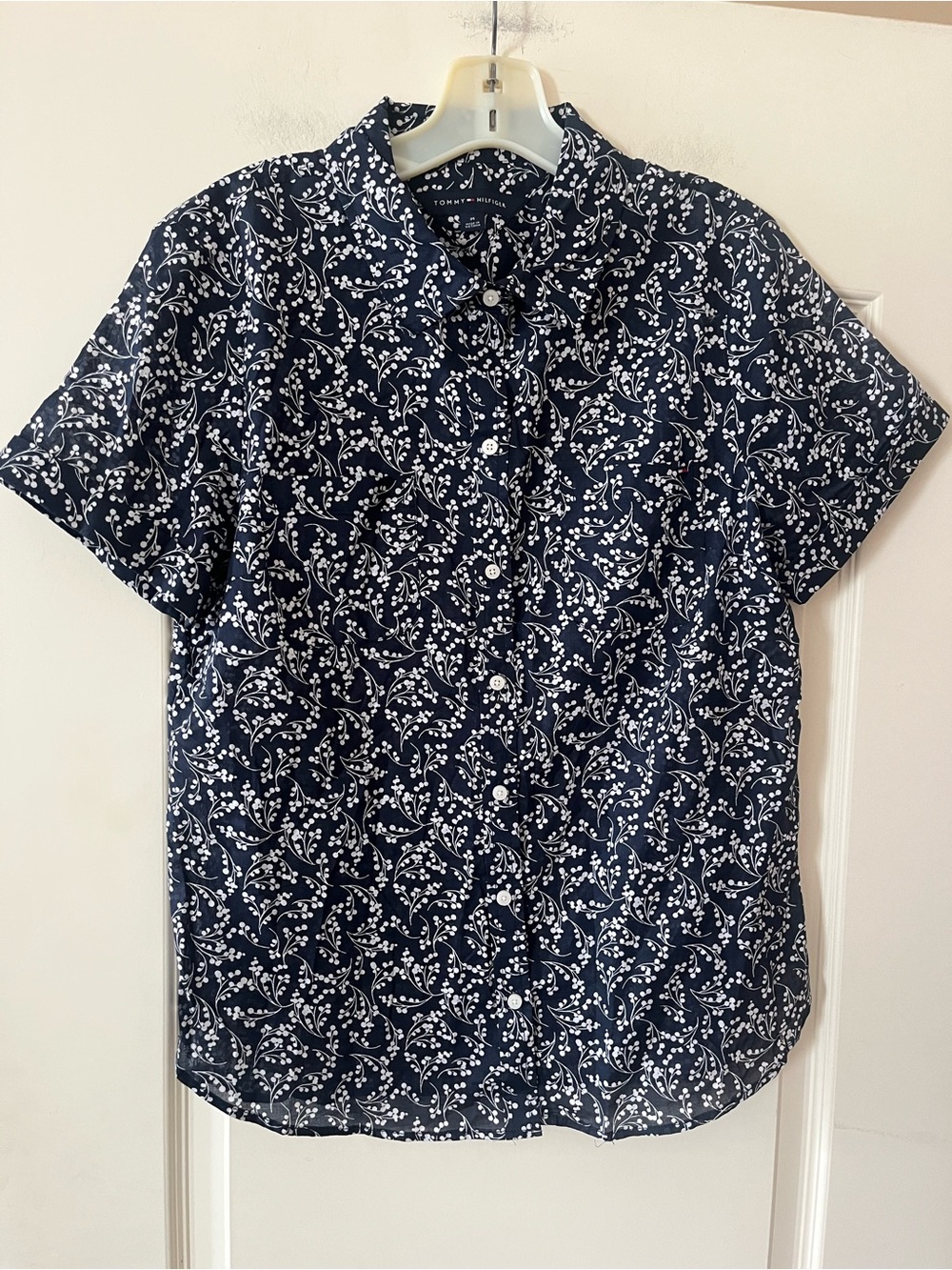 Tommy Hilfiger Navy Lightweight Cotton Button Down Shirt Women’s Size Medium